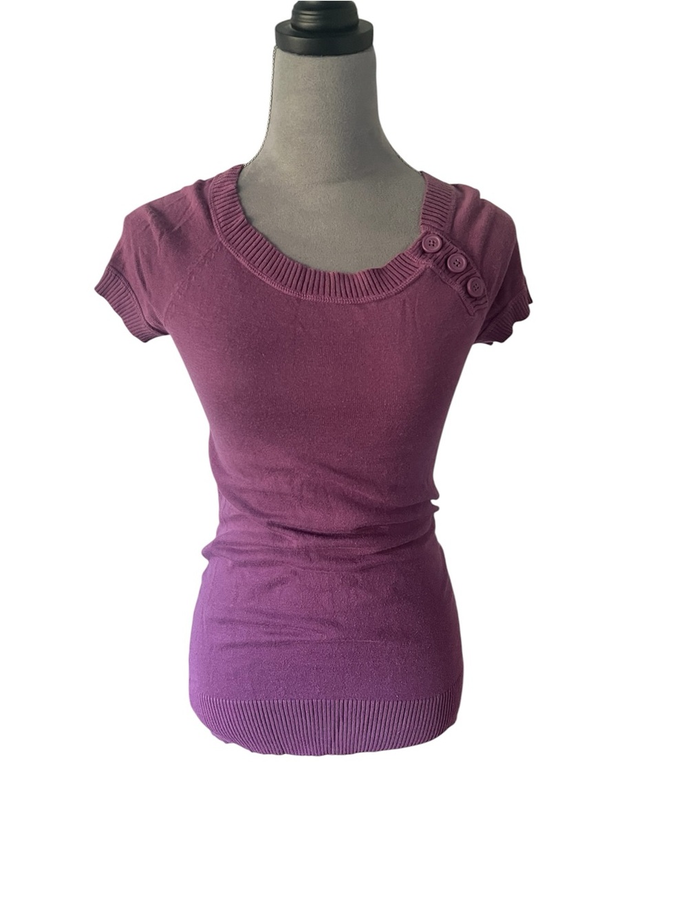 Mossimo Supply Co. Purple Short-Sleeve Scoop Neck Top with Shoulder Buttons